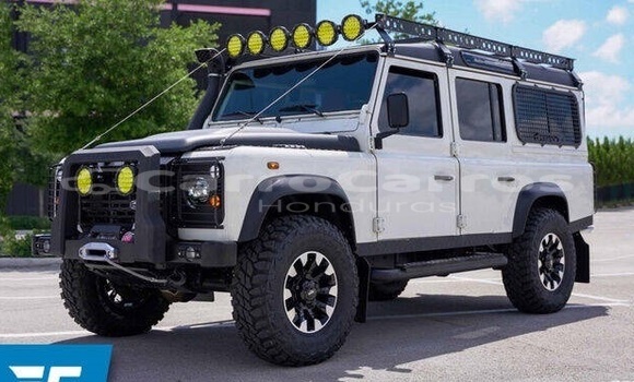 Comprar usados carro land rover defender blanco en tegucigalpa en ...