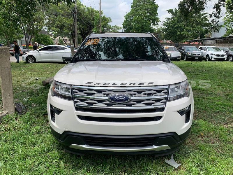 Comprar usados carro ford explorer blanco en comayagua en